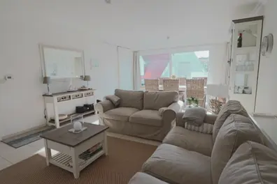 Woonkamer met zicht op het groen